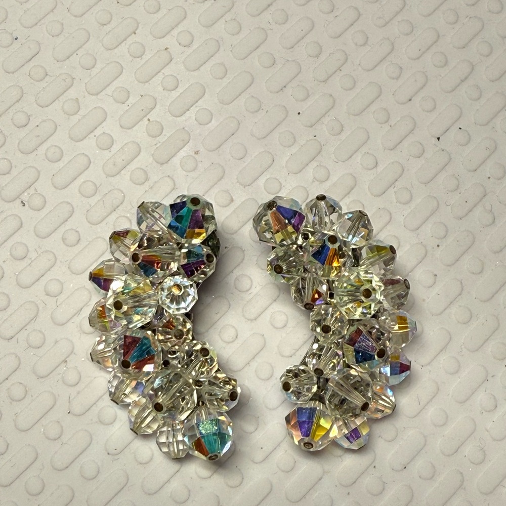 58.)Laguna Crystal Cluster Earrings